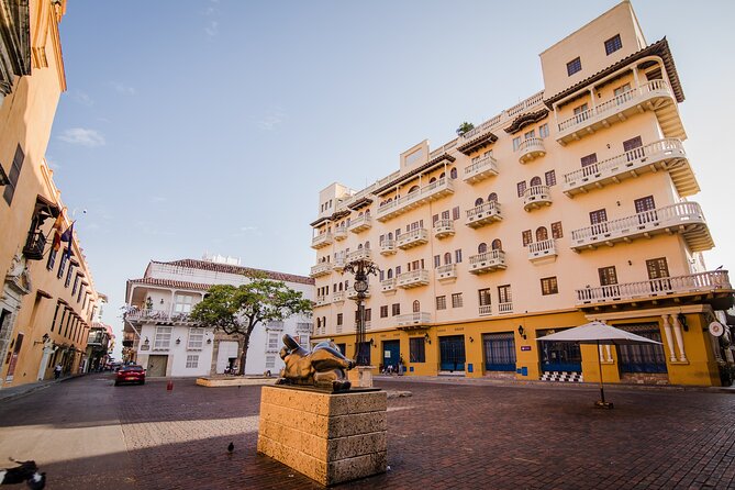 Fortress, Old Town and Shopping in Cartagena (Only for Cruisers ) - Las Bóvedas: Dungeons in the Middle of the Old Town