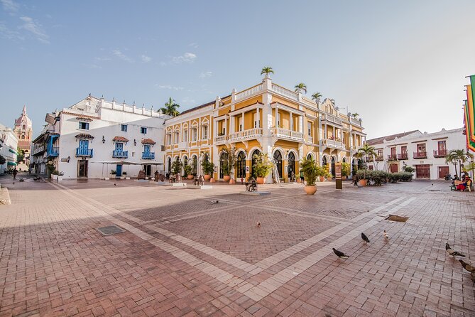 Fortress, Old Town and Shopping in Cartagena (Only for Cruisers ) - Plaza de Bolívar: Simon Bolívar and the Inquisition Palace