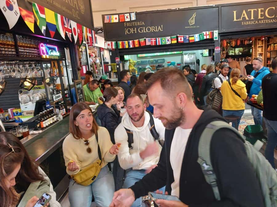 Free Walking Tour Bogotá: Arte, Historia y Café - La Candelaria on foot, colonial balconies plus street art