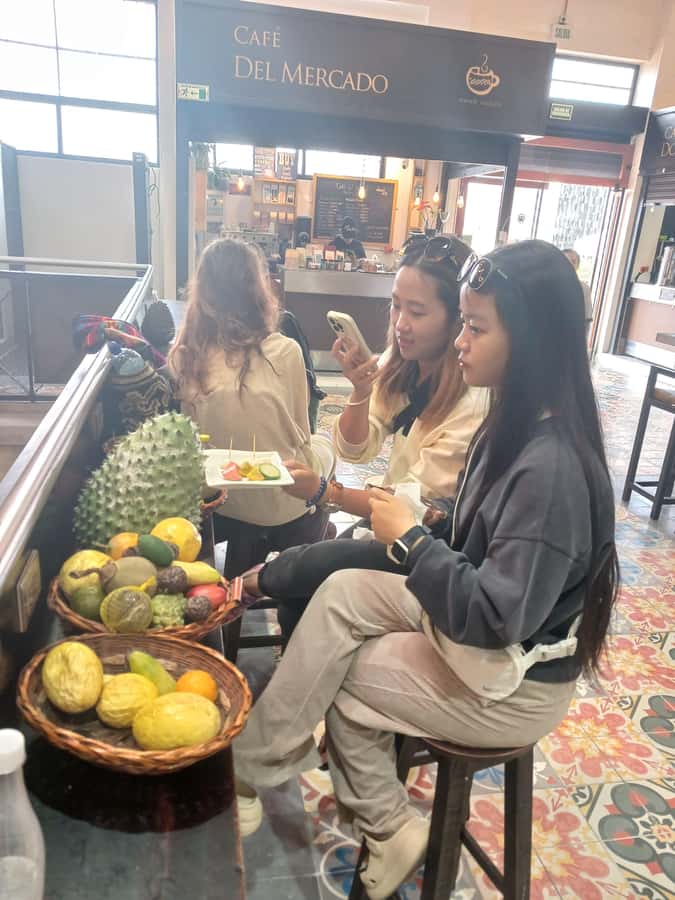 Free Walking Tour Bogotá: Arte, Historia y Café - Varietale coffee finale: the barista-led tasting you can use later
