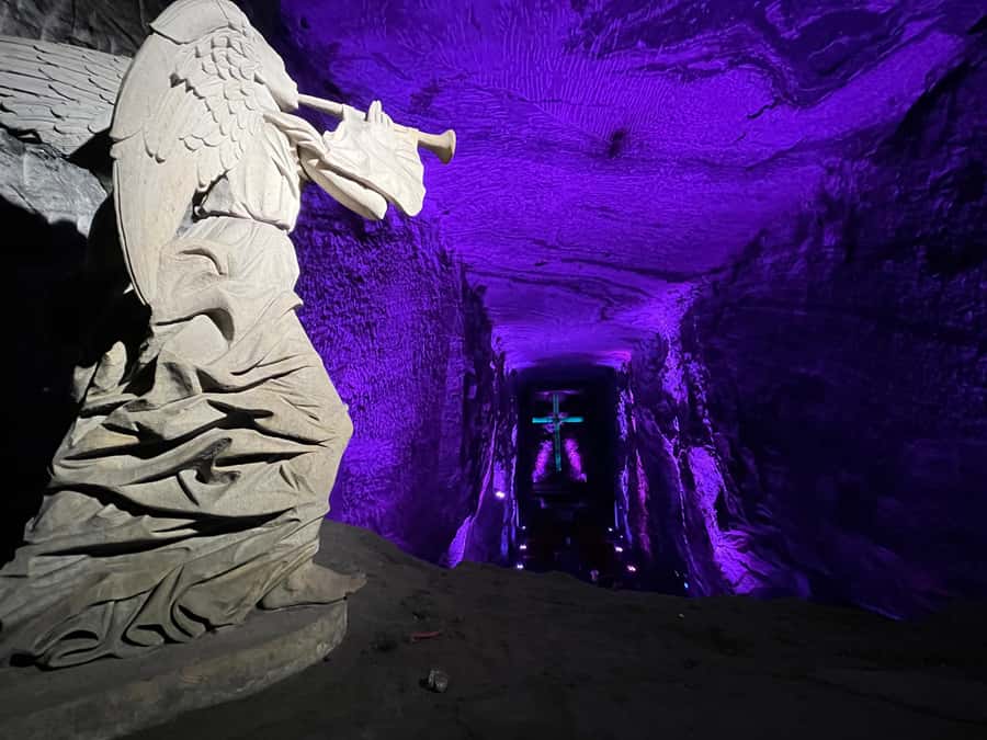 FROM BOGOTA: Salt Cathedral and Andrés Carne de Res (Chía) Tour - Timing from Bogotá: What an 8-hour day really feels like