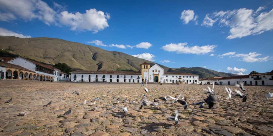 From Bogotá: Tour to Villa de Leyva, Ráquira, Casa Terracota, and Pozos Azules - Boyacá Bridge: more than a photo stop