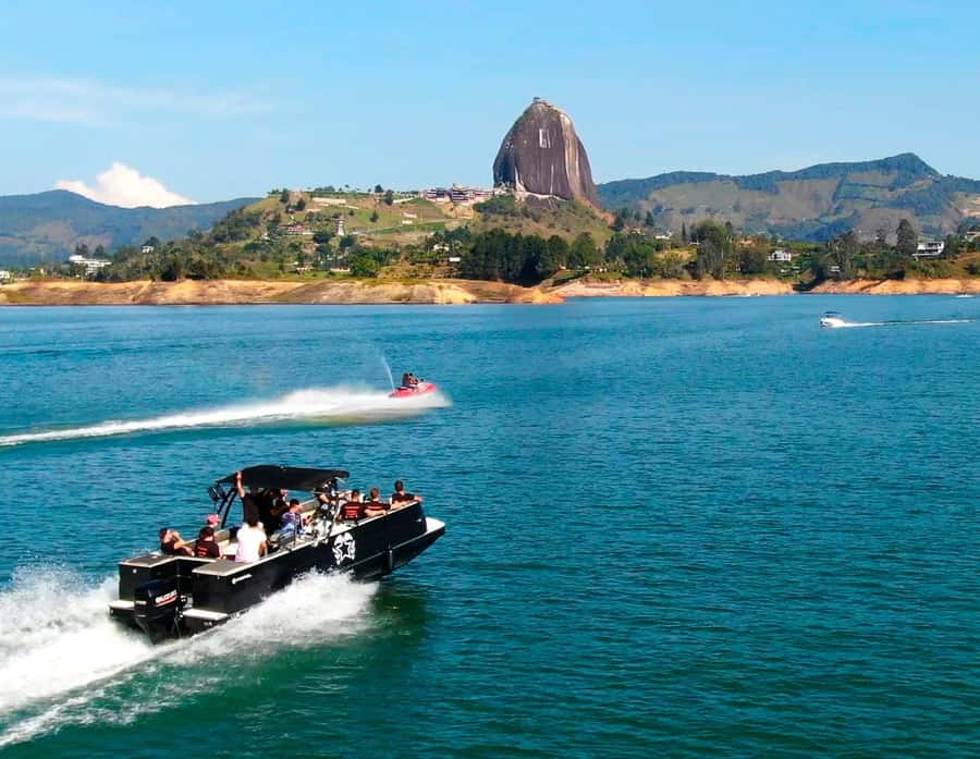 From Guatape: Pablo Escobar Mansion, Paintball & Boat Ride - Paintball inside the action zone: gear, time, and game style