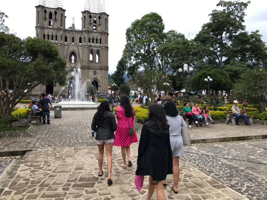 From Medellin: Day Trip to a Jardin Coffee Plantation - Cable car up to the summit: lunch and those big views