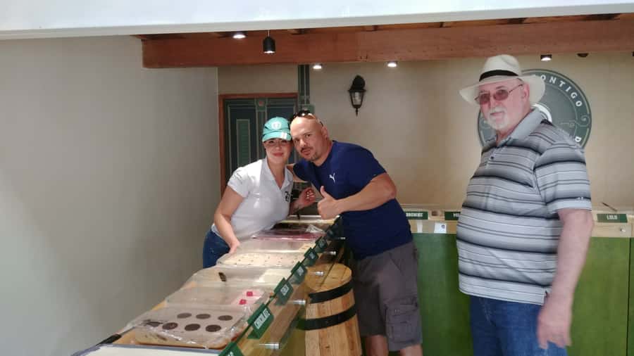 From Medellín: El Retiro Private Tour with Food Tastings - Colonial churches, big villas, and how to read what you see