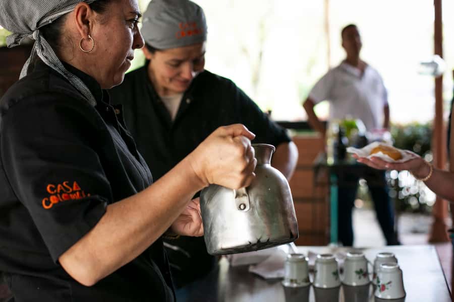 From Medellin: Guatape El Peñol with boat + gastronomic tour - Comfort, timing, and the reality of a 9-hour day