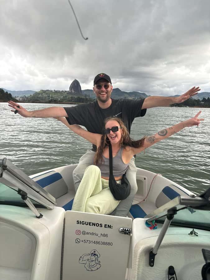 From Medellín: Guatape Private Tour, El Peñol, Boat Ride - From Medellín pickup to pan de bono: the day starts easy