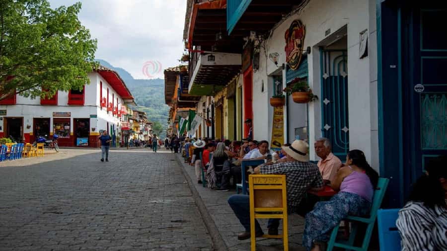 From Medellín: Jardín, Andes, and Hispania Day Trip - Panoramic views: where the coffee hills make sense