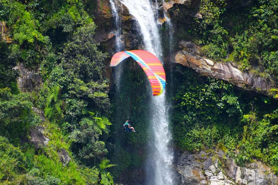 From Medellín: Paragliding Flight and Guatape Tour - Cocorná paragliding: what the 25 minutes means in real life