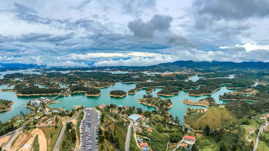 From Medellín: Paragliding Flight and Guatape Tour - Who this tour fits best, and who should skip it