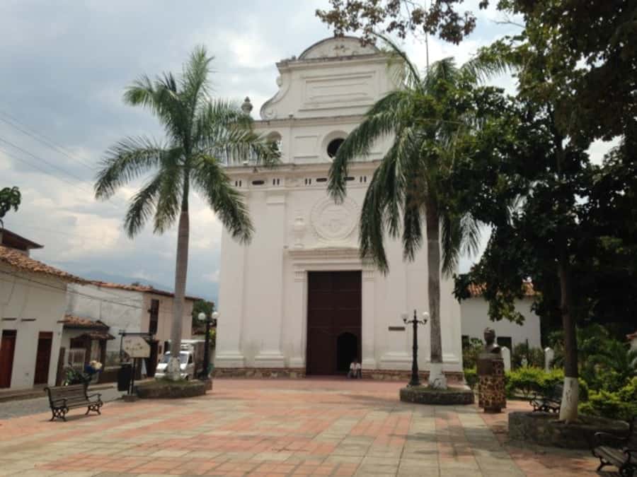From Medellín: Private Santa Fe de Antioquia Tour - The Cauca River pause and gondola ride