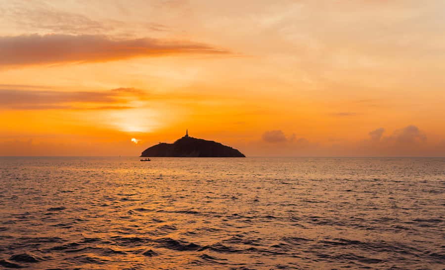 From Santa Marta: Sunset Sailboat Tour with 2 Beverages - Classic Sailboats Feel, Comfort, and the Real Motion Question