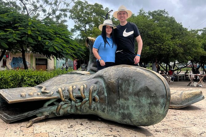 Full BILINGUAL CITYTOUR, Castle Entrance and Monuments - What to bring and watch for at San Felipe and in the sun