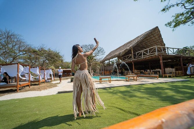 Full Day Experience Islas del Rosario at IBBIZA Beach Club - Drinks and alcohol: what is included, and what costs extra