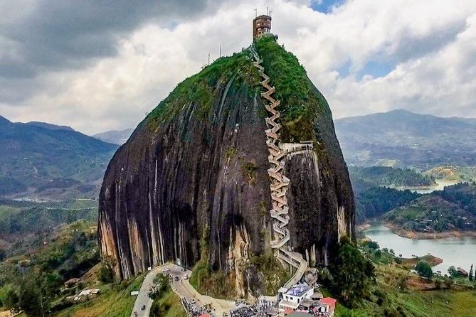 Full-Day Guatape - Hotel pickup and the road to the replica old Peñol stop