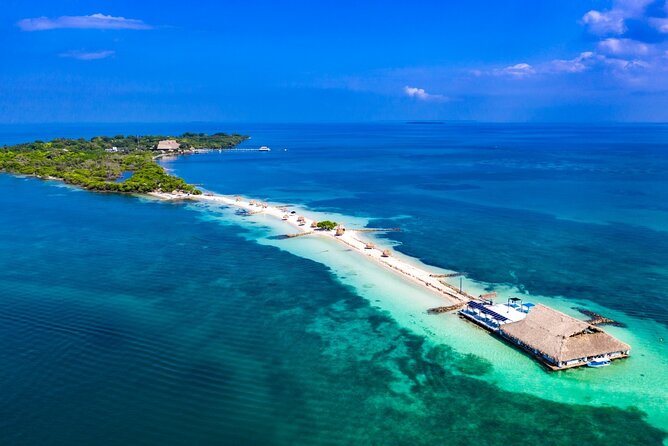 Full Day Private Beach Club Palma Island and Full Food - The island-hopping boat ride through San Bernardo and Rosario