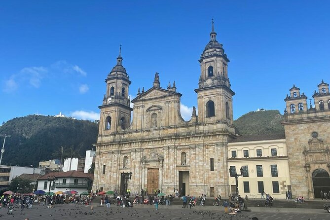 Full Day Private Tour Historical Center La Candelaria and Monserrate - Botero Museum: Art With Personality (and 123 Works)