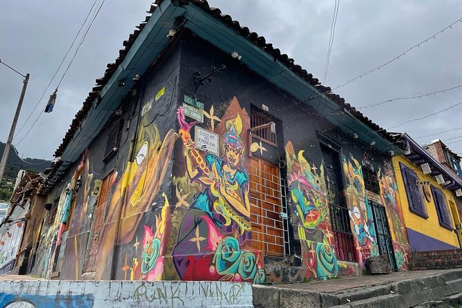 Full Day Private Tour Historical Center La Candelaria and Monserrate - Guides Matter: The Difference Between Reading and Understanding
