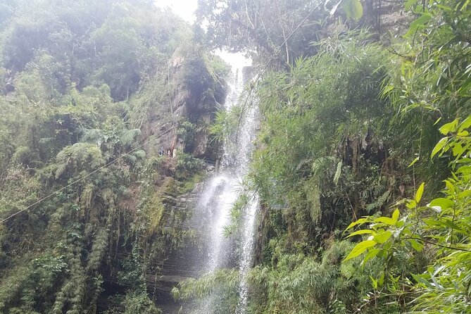 Full-Day Private Tour to La Chorrera Waterfall and El Chiflón - The hike to La Chorrera: 590-meter power at the end of the trail