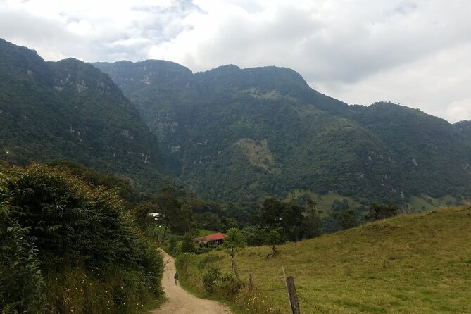 Full-Day Private Tour to La Chorrera Waterfall and El Chiflón - From Bogotá to Choachí: pickup, drive time, and pacing