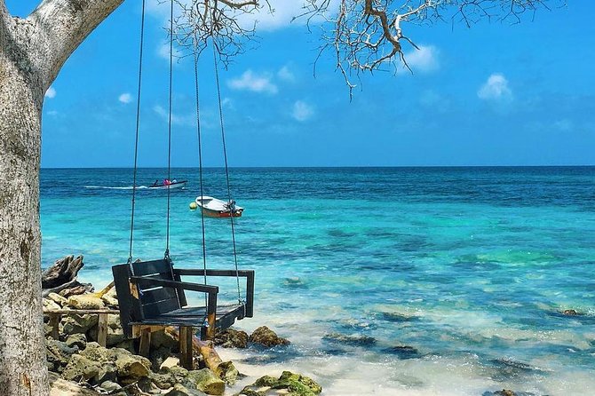 Full Day Rosario Islands Playa Agua Azul Cholon Playa Blanca - The food is part of the itinerary, not just a perk