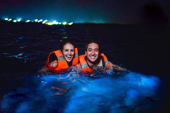 Full-Day Tour Baru - National Aviary and Playa Blanca + Bioluminescent Plankton - Morning pickup, traffic reality, and the road to Barú