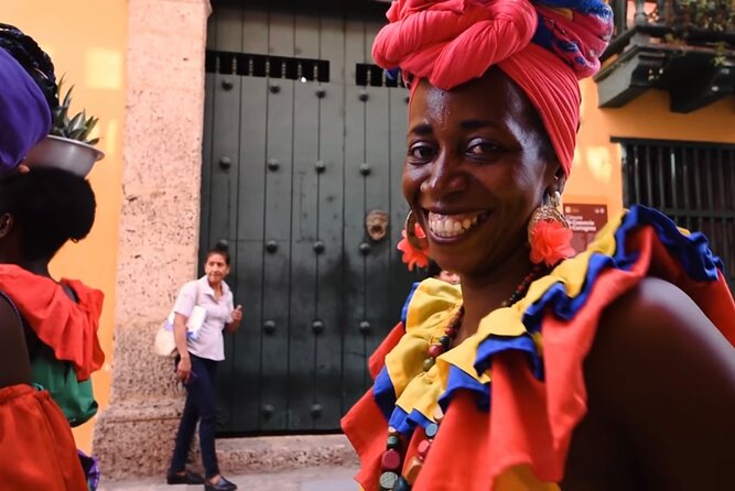 FULL TOUR WITH LUNCH IN FAVORITE PLACE OF ANTHONY BOURDAIN - Key highlights you should care about