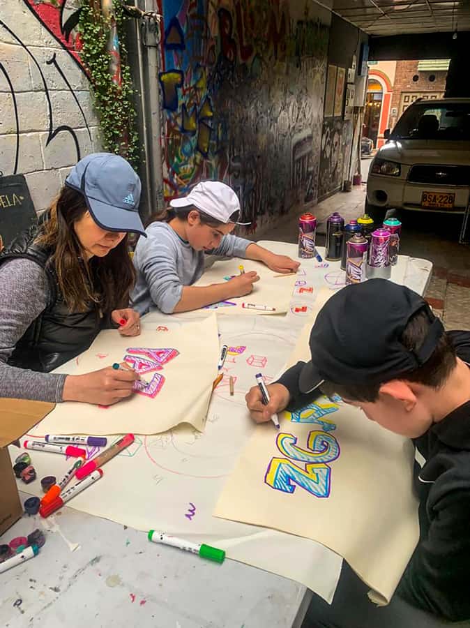 Fun Graffiti Workshop: The Art of Aerosol and Color - From Can Control to Gradients: How Your Throw-up Takes Shape