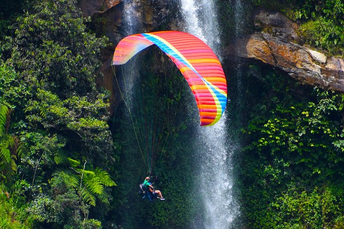 Fun RAFTING + Awesome PARAGLIDING over giant waterfalls from MEDELLIN - Paragliding over giant waterfalls: what that 25 minutes is really like