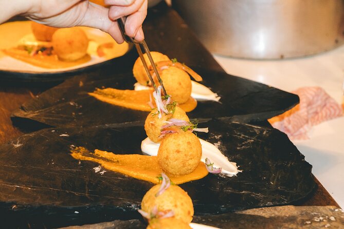 Gastronomy & Cooking Class Private Tour (6 Hrs.) - Plaza de Mercado Paloquemao: fruit, juices, and how the market rhythm works