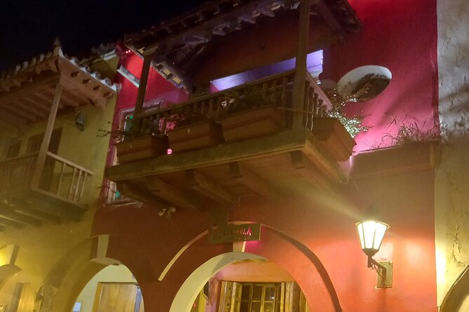 Get the Nightlife vibe in Old City! - Getsemani, discos, and the moment the night turns to dancing