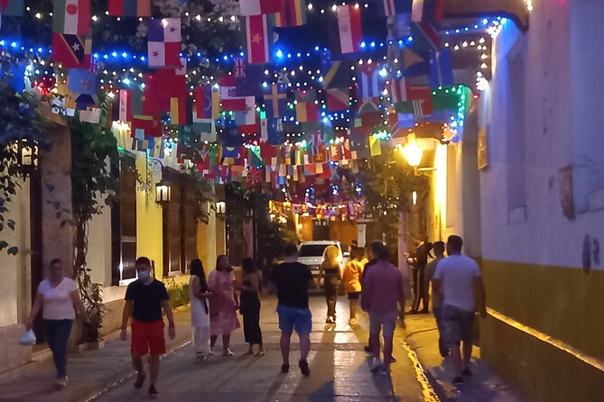 Get the Nightlife vibe in Old City! - Pace, group size, and how to show up ready
