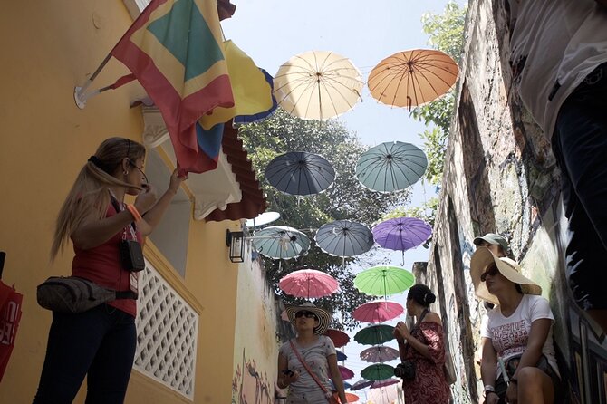 Getsemani neighborhood in group: art and culture with Audio System - Key highlights you will feel right away