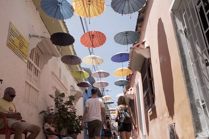 Getsemani neighborhood in group: art and culture with Audio System - Price and what you actually get for $14
