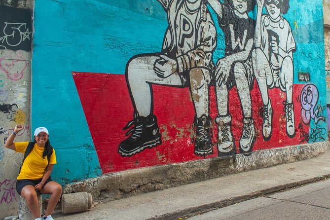 Getsemani Neighborhood Photo Walking Tour - Calle de las Chancletas and Calle de la Lomba: keep an eye on your angle