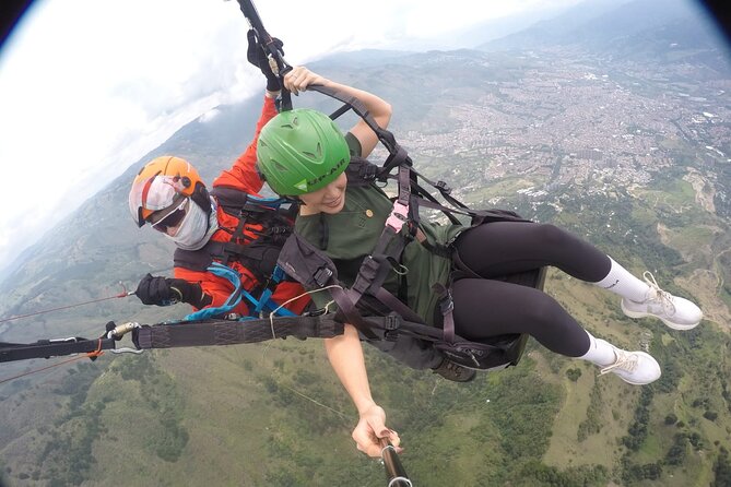 Go Paragliding in Medellín with private transporter service - Photos and Videos Same Day: Why This Is Worth It