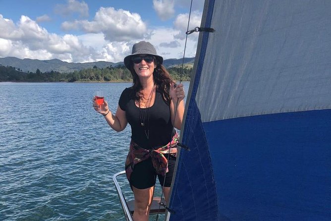 Go Sailing Guatape - Guatapé sailing with Captain René, not just another boat ride