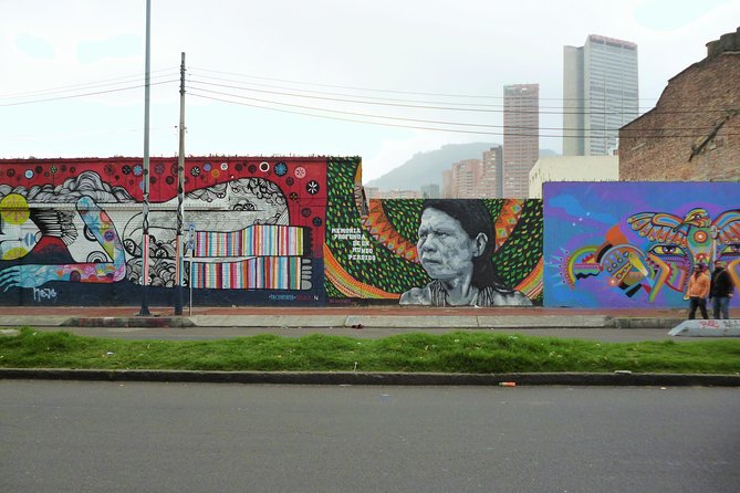 Graffiti Bogotá Private Walking Tour Express(3 Hrs.) - Finishing at Parque de los Periodistas, Then Back to the Meeting Point