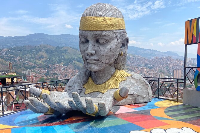 Graffiti Tour | Commune 13 guided by locals - Stop 1 setup at the Medellín History Tour meeting point