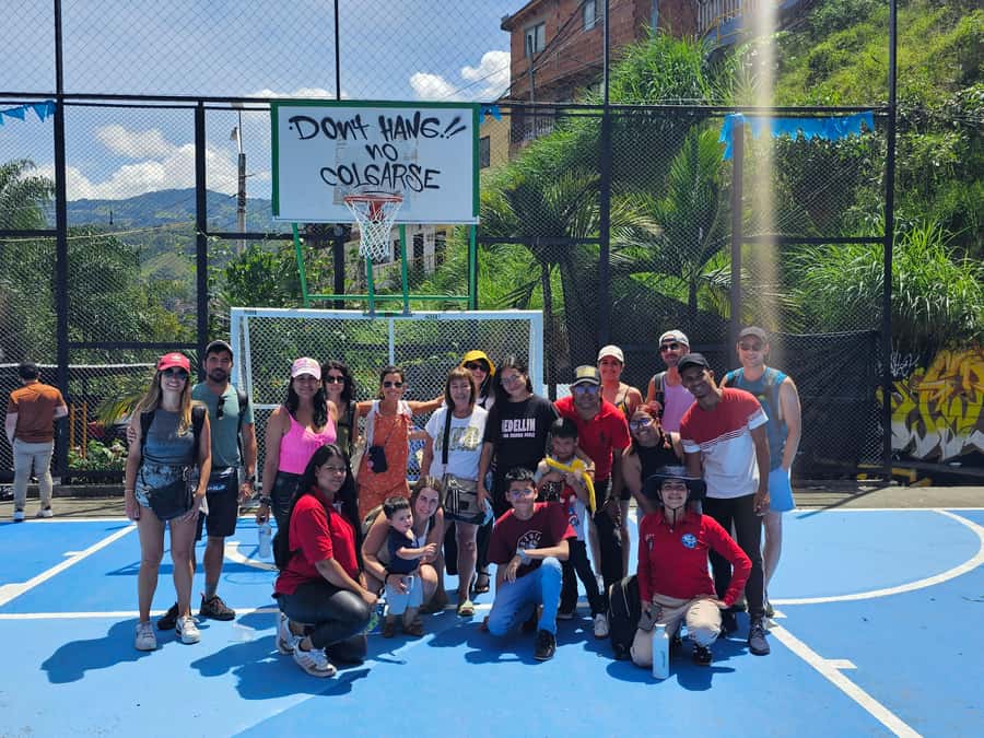 Graffiti Tour comuna 13 and cable car (made by local guides) - Rap and break dance on the route, not at the end