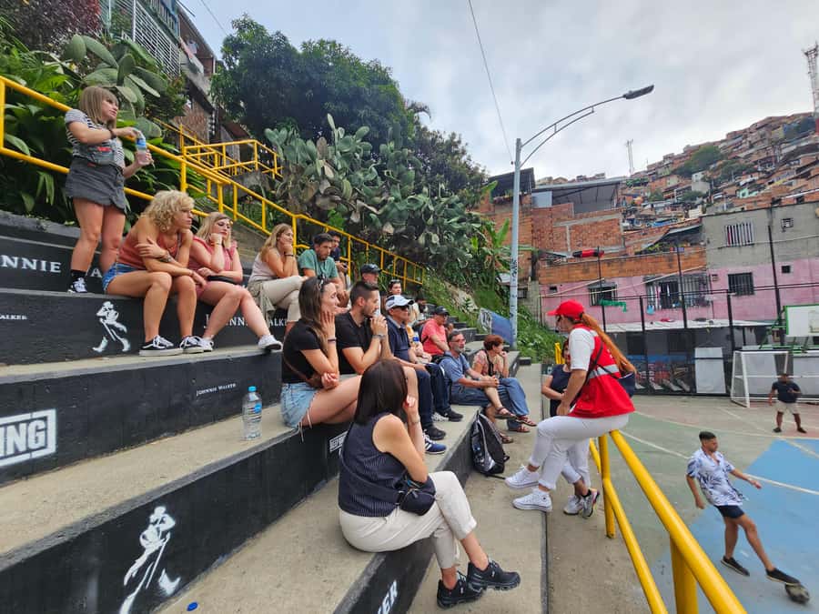 Graffiti Tour comuna 13 and cable car (made by local guides) - Escalators up to the viewpoints, then a reflective finish
