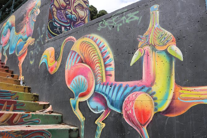 Graffiti Tour in La Candelaria Bogotá with Transportation - Private pacing means the tour can match your curiosity