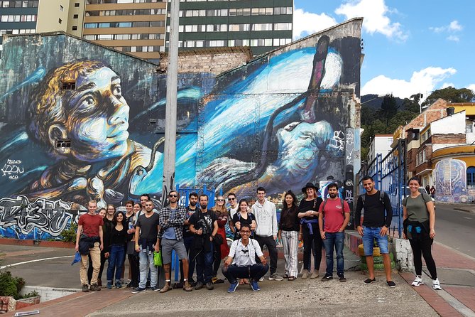 Graffiti Tour in La Candelaria Bogotá - Start at Chorro de Quevedo, then walk the stories street by street