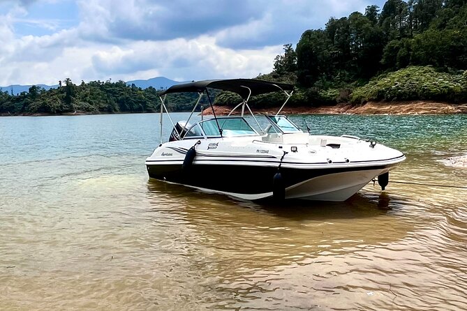 Guatape and El Peñol town and dam tour from Medellin - Getting to Guatapé from Medellín, start early, stay flexible
