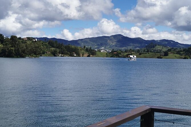 Guatape and El Peñol town and dam tour from Medellin - What to pack for a comfortable 8 to 10 hour day