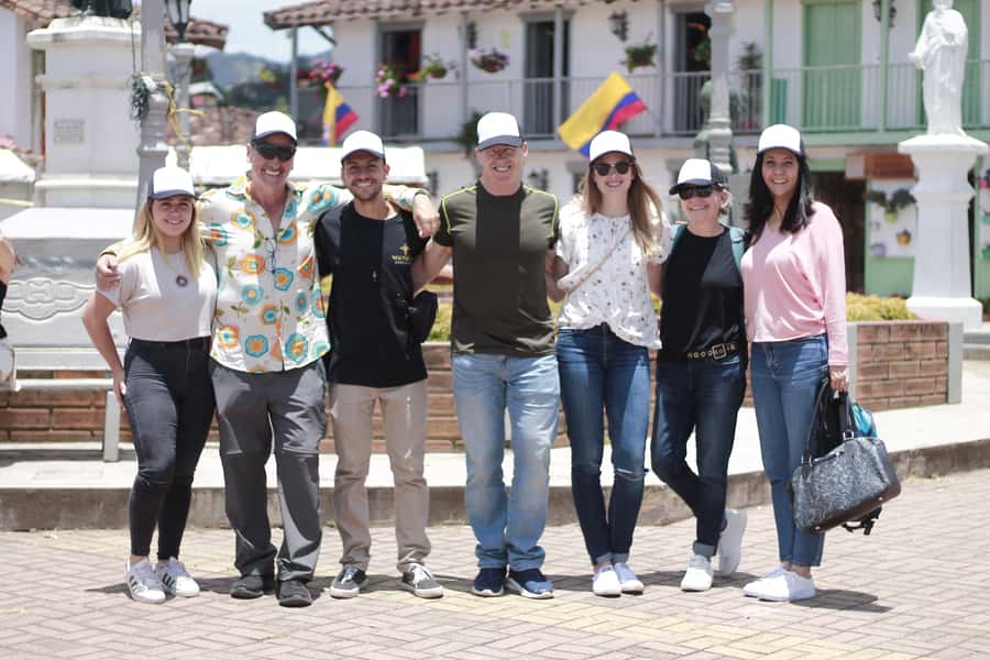 Guatapé: Day trip with Transport, Food & Boat - Why Guatapé Works So Well as a One-Day Trip