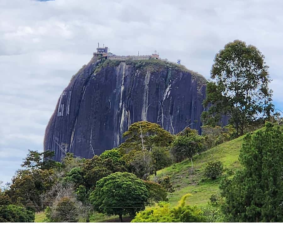Guatapé: Iconic rock climbing for beginners and experts. - Key things to know before you book this Guatapé climbing experience