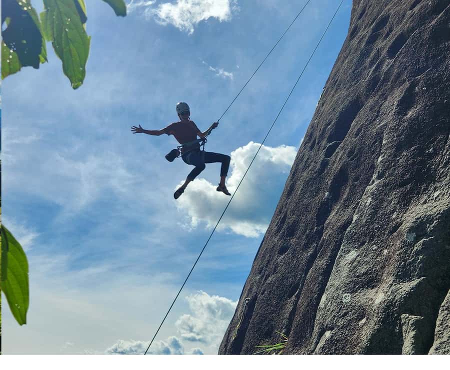 Guatapé: Iconic rock climbing for beginners and experts. - Safety and guidance: the real reason this day works