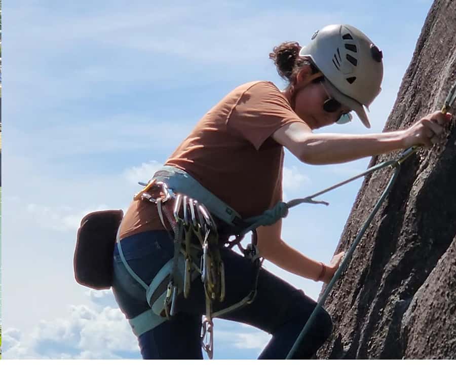 Guatapé: Iconic rock climbing for beginners and experts. - Duration and timing: a four-hour plan with two daily starts