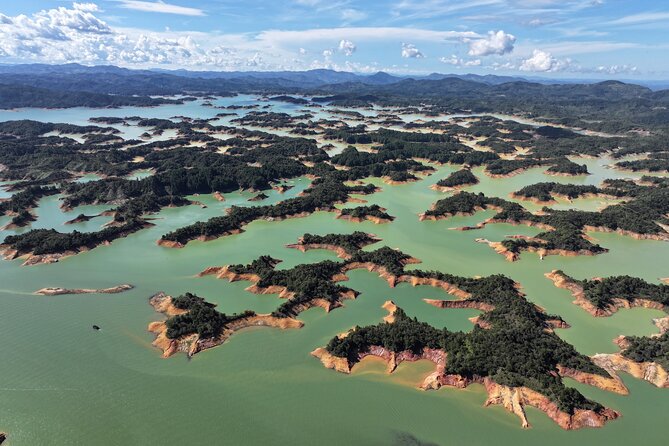 Guatapé Lakeside Adventures - A full-day Guatapé hit from Medellín